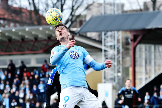 Malmö FFs Markus Rosenberg nickar