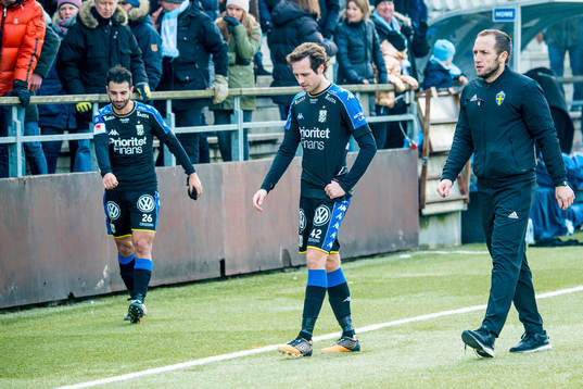 IFK Göteborgs André Calisir och Mikkel Diskerud deppar