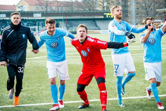 Arnór Ingvi Traustason, Markus Rosenberg, målvakt Johan