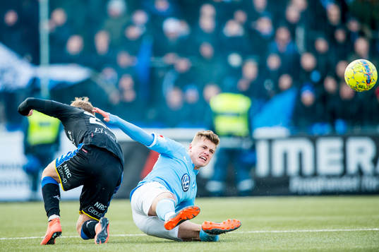 Malmö FFs Mattias Svanberg mot IFK Göteborgs Sebastian