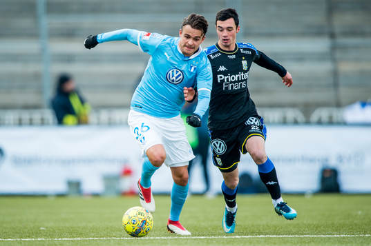 Malmö FFs Andreas Vindheim mot IFK Göteborgs Giorgi