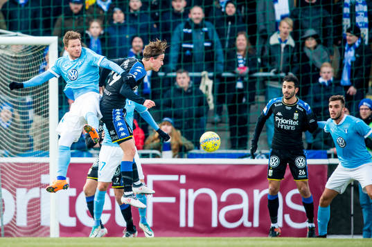 Malmö FFs Lasse Nielsen mot IFK Göteborgs August