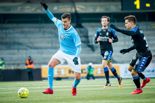 Malmö FFs Alexander Jeremejeff mot IFK Göteborgs Mikkel