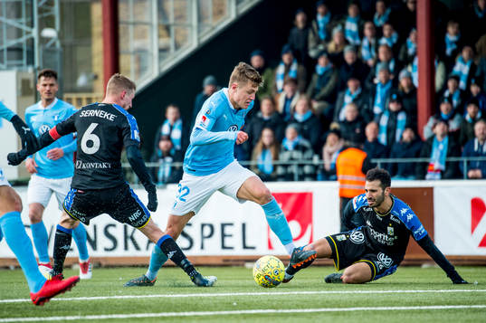 Malmö FFs Mattias Svanberg mot IFK Göteborgs Sebastian