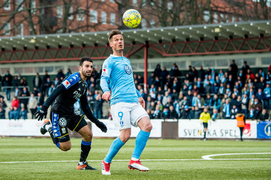 Malmö FFs Markus Rosenberg mot IFK Göteborgs André