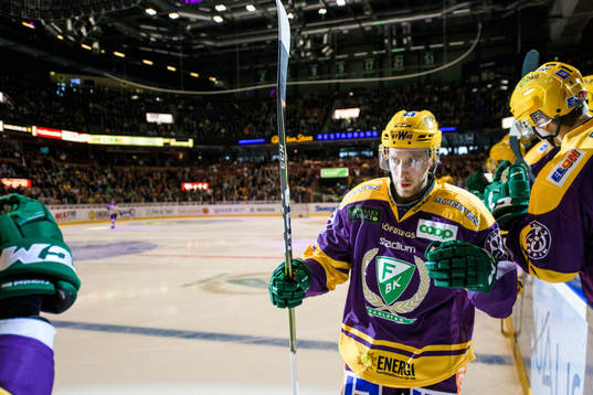 Färjestads Per Åslund jublar