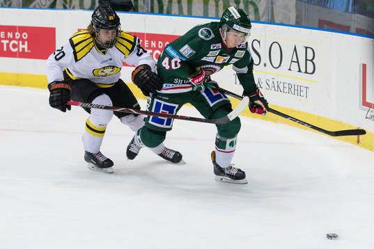 Brynäs Marcus Westfält och Frölundas Joel Mustonen