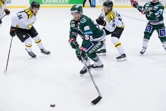 Frölundas Simon Hjalmarsson och Brynäs Linus Ölund och