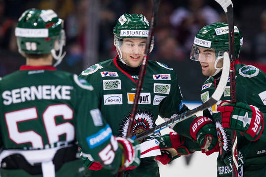 Frölundas Pathrik Westerholm jublar ihop med Ponthus