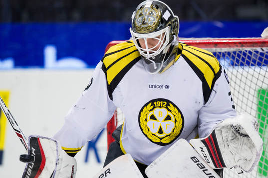 Brynäs målvakt Linus Fernström