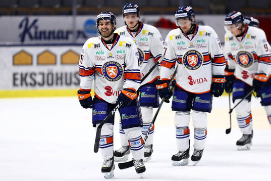 Växjös Andrew Calof jublar