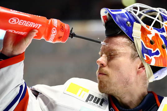 Växjös målvakt Viktor Fasth har drickapaus