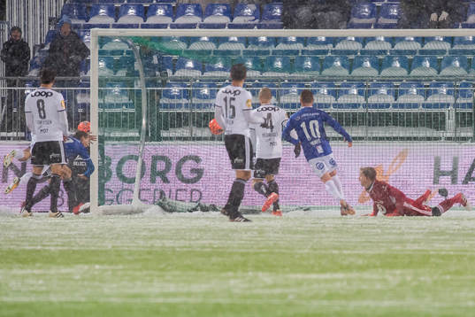 Kristoffer Zachariassen of Sarpsborg 08 scores 1-0