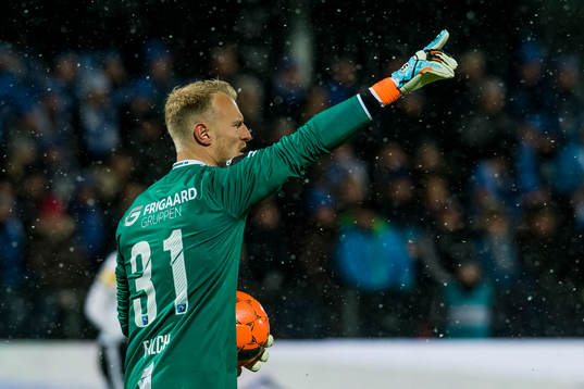 Goalkeeper Aslak Falch of Sarpsborg 08