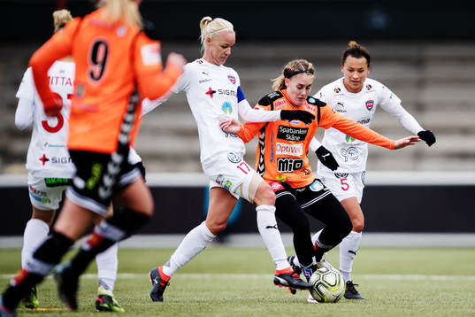 Rosengårds Caroline Seger och Alexandra Lowe Riley