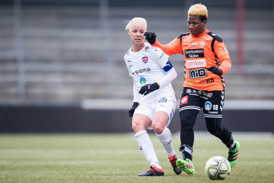 Rosengårds Caroline Seger och Kristianstads Rita Chikwelu