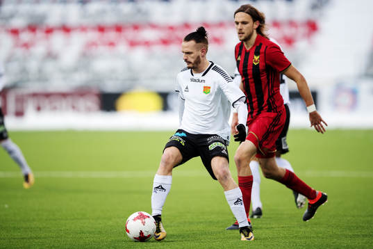 GAIS Jonas Lindberg och Östersunds Tom Pettersson