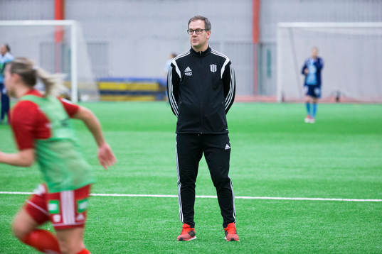 Piteås Fredrik Söderholm på uppvärmningen