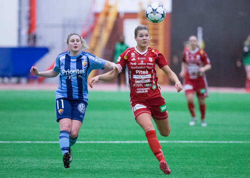 Piteås Nina Jakobsson och Djurgårdens Fanny Andersson