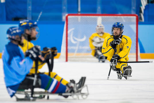 Niklas Ingvarsson of Sweden looks dejected