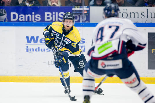 s Mattias Tedenby mot Linköpings Anton Karlsson