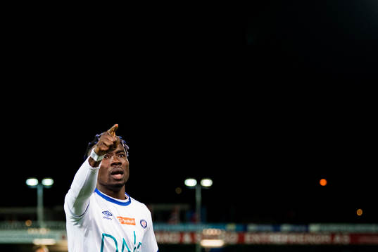 Sam Johnson of Vålerenga celebrates 1-0