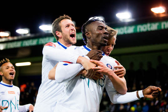 Jonatan Tollås Nation and Sam Johnson of Vålerenga