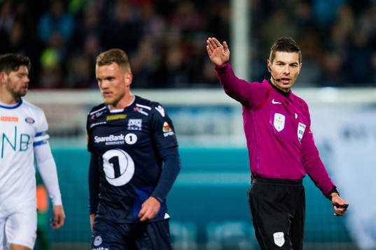 Tore Hansen, referee
