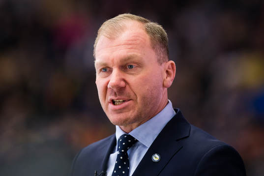 s tränare Johan Lindbom
