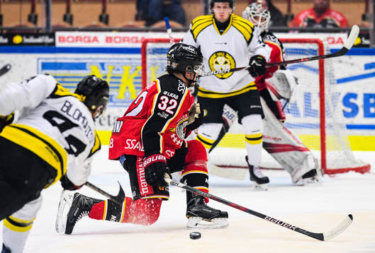 Luleås Oscar Engsund täcker skott från Brynäs Jacob