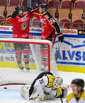 Luleås Niklas Olausson och Johan Harju jublar