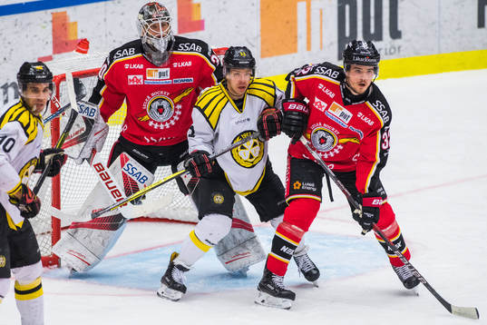 Brynäs Kevin Clark och Luleås Oscar Engsund