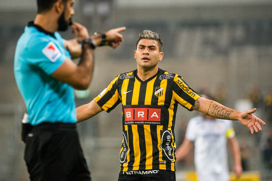 Häckens Paulinho reagerar