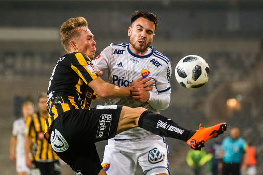 Häckens Joel Andersson och Djurgårdens Dzenis Kozica