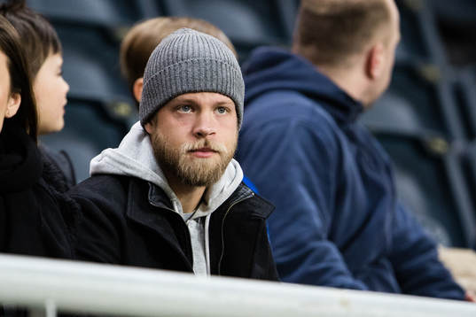 s Daniel Sundgren på läktaren