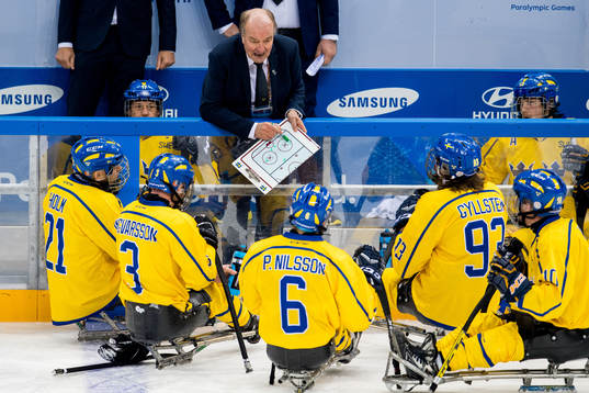 Timo Lahtinen, assistant coach of Sweden, talks to the