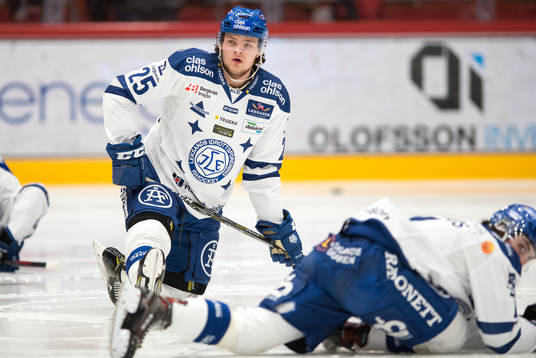 Leksands Oliver Larsen värmer upp