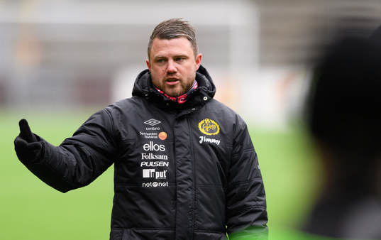 manager Jimmy Thelin