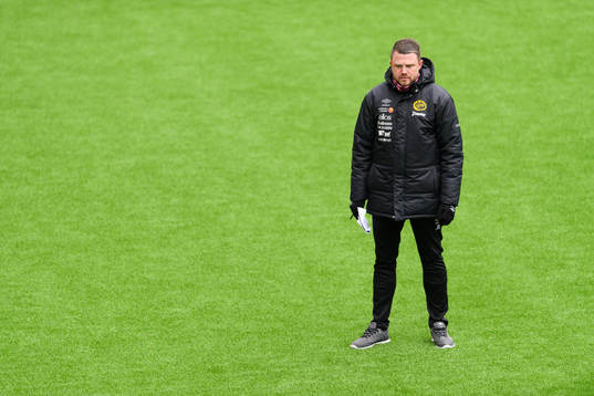 manager Jimmy Thelin