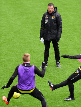 manager Jimmy Thelin