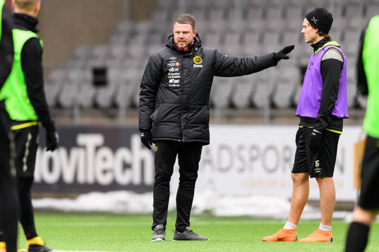 manager Jimmy Thelin