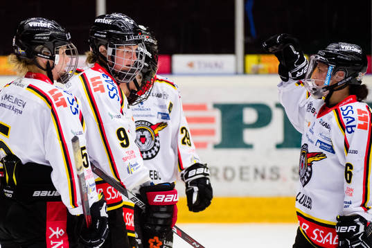 Luleås Jennifer Wakefield jublar