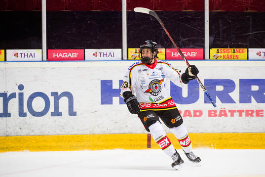 Luleås Michelle Karvinen jublar