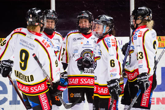 Luleås Michelle Karvinen jublar