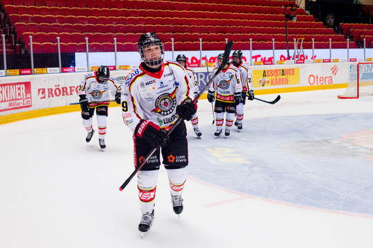 Luleås Jennifer Wakefield jublar