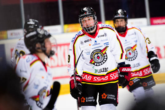 Luleås Jennifer Wakefield jublar
