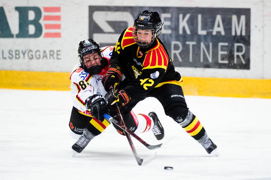 Luleås Ronja Savolainen och Brynäs Angelica Östlund