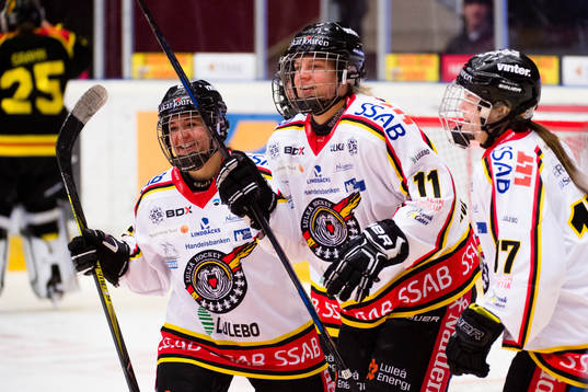 Luleås Josefine Hoegh Persson jublar