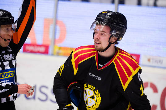 Brynäs Marcus Ersson har ont