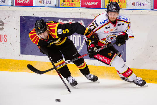 Brynäs Lukas Kilström och Luleås Patrick Cehlin
